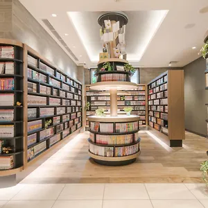*** Hotel Quintessa Shinsaibashi Comic & Books Japón